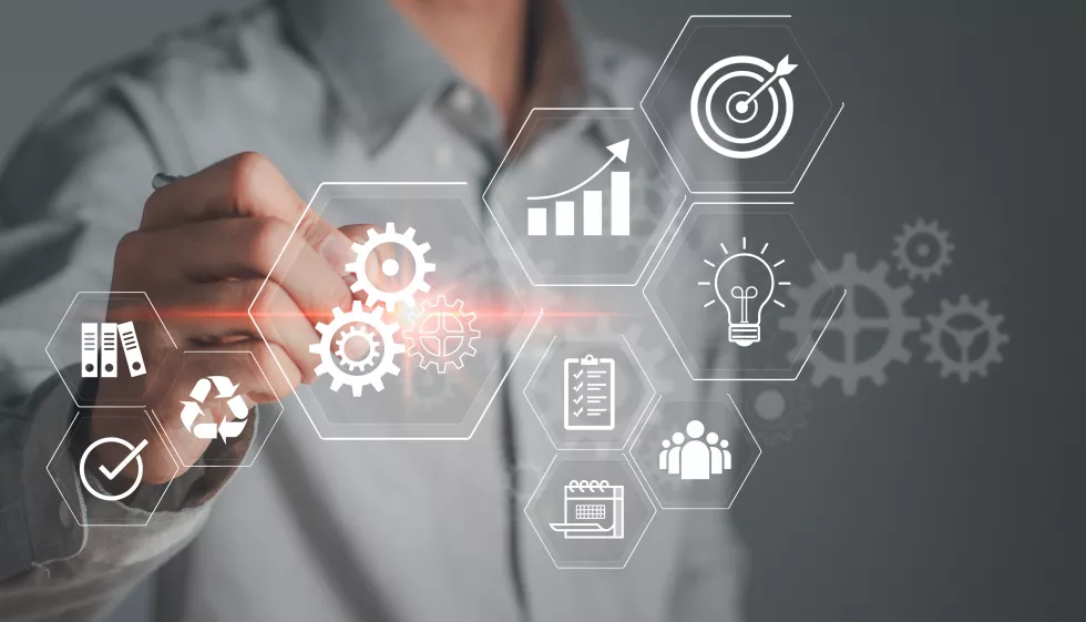 businessman-with-gears-virtual-interface-business-process-analysis-innovation-with-global-network-connectivity-concept-success