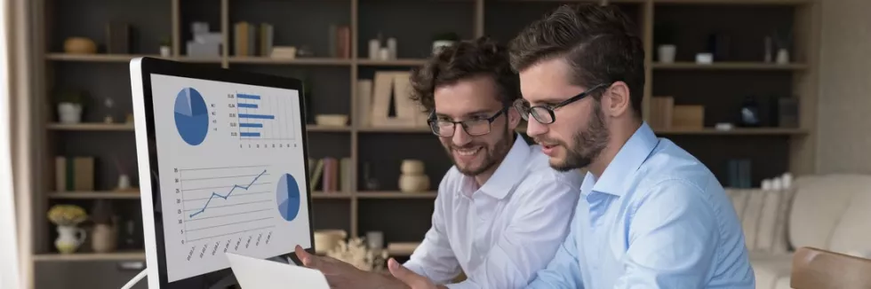 Advanced-Analytics-Big-Data-test-happy-successful-family-business-partners-cooperating-on-fin