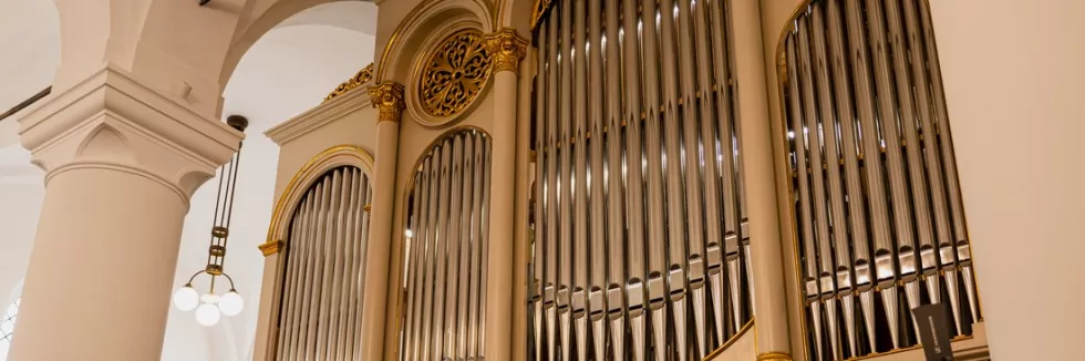 Church-Music-Masters-test-a-famous-church-organ-in-hungary