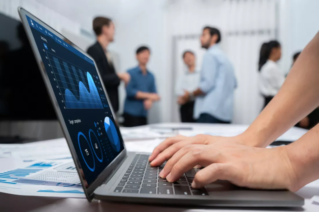 laptop-with-data-analytics-dashboard
