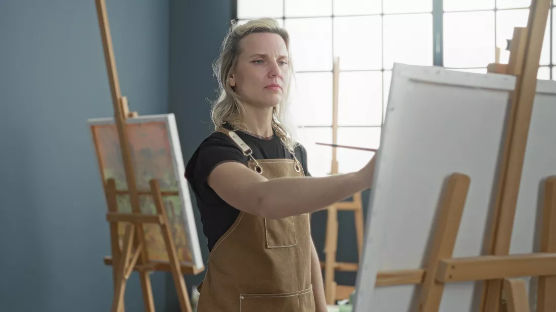 painter-at-easel-in-studio-s1
