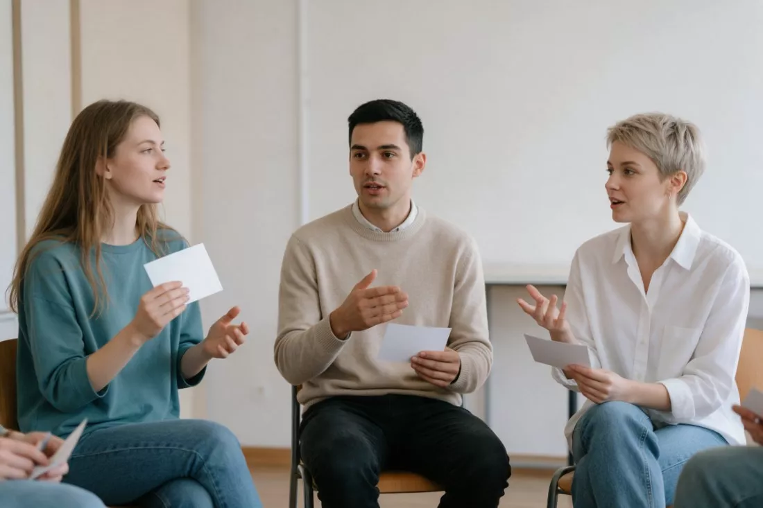 studenci-podczas-warsztatu-komunikacji-miedzykulturowej